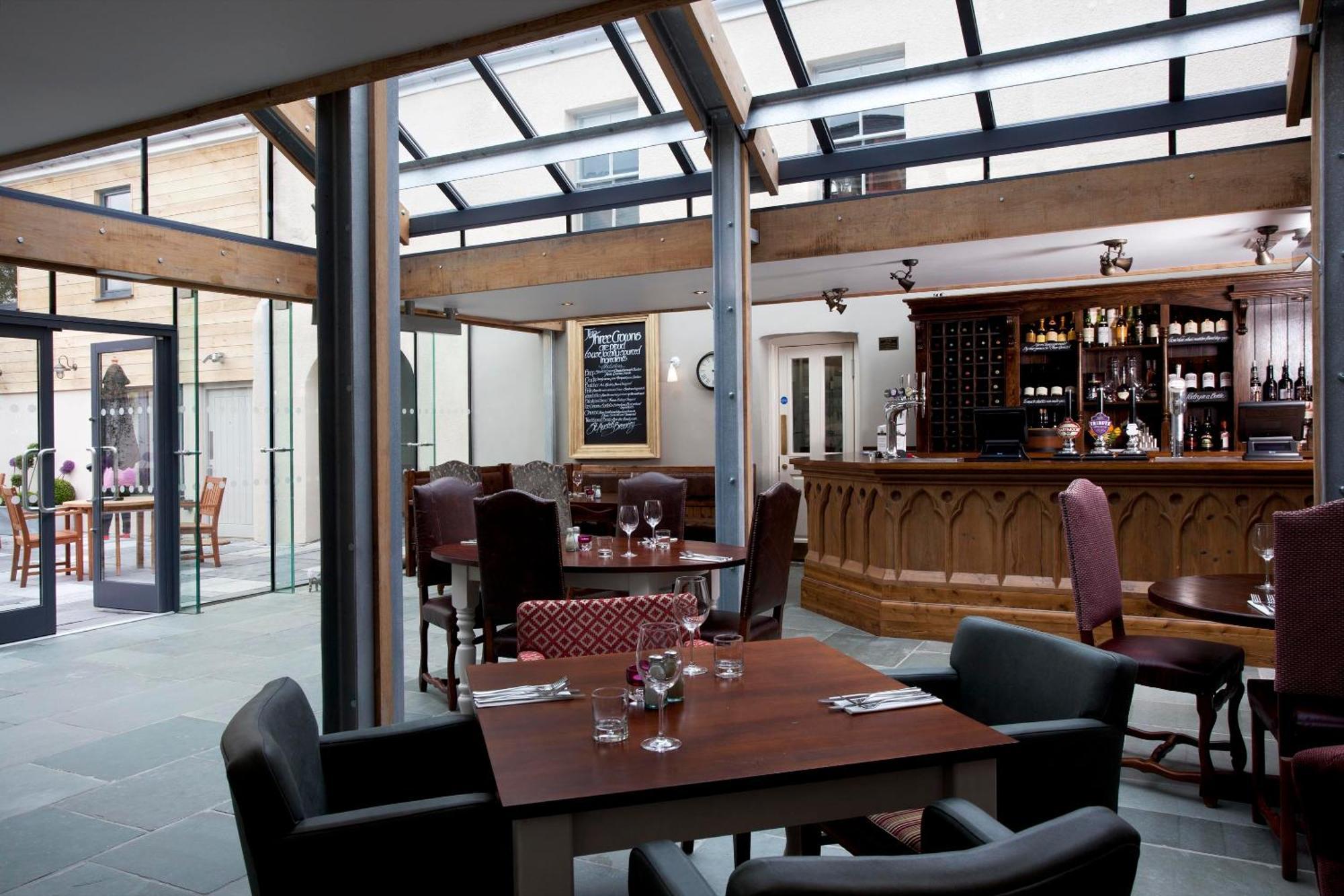 The Three Crowns Hotel Чагфорд Екстериор снимка The restaurant at The Old parsonage