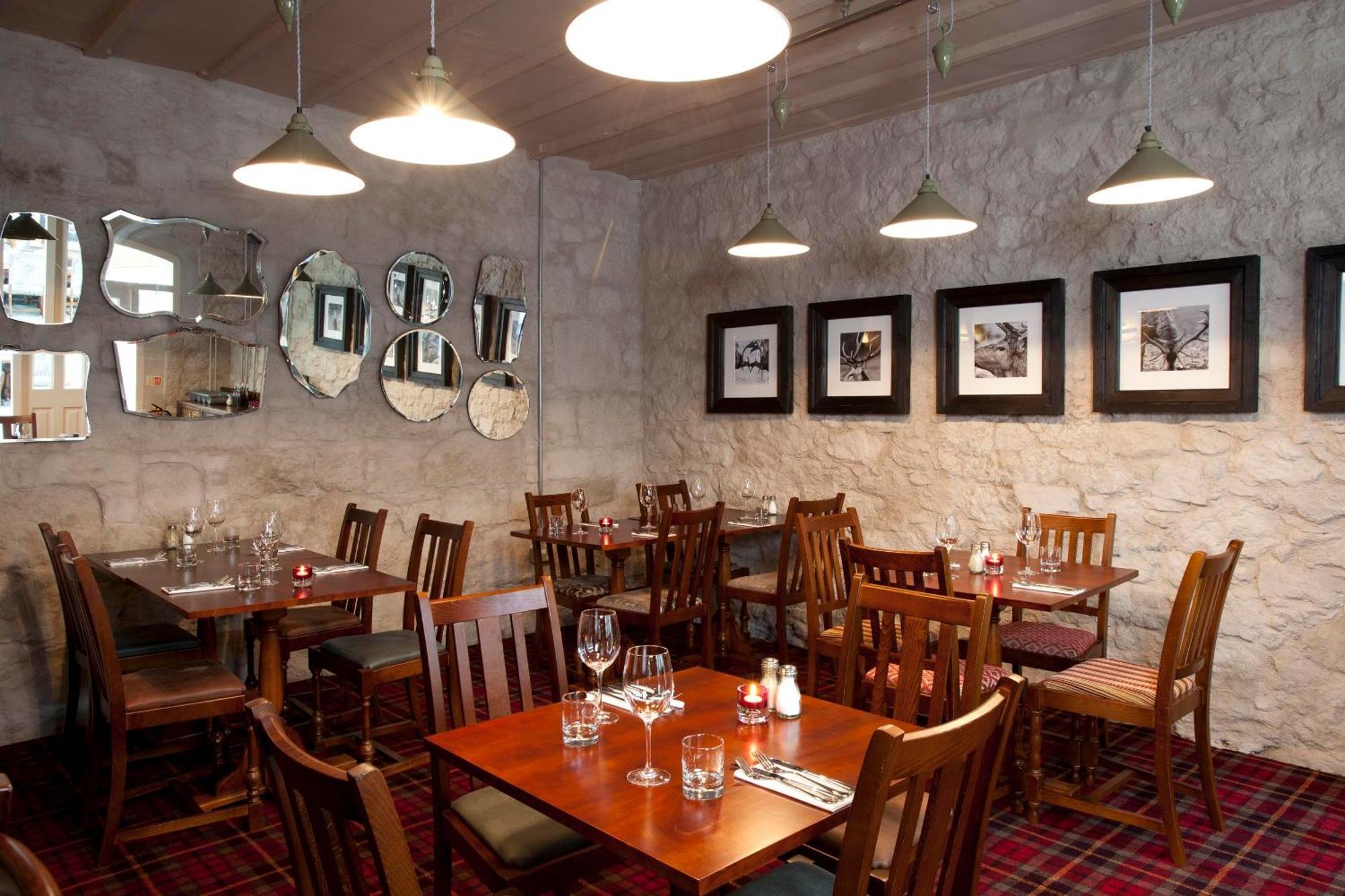 The Three Crowns Hotel Чагфорд Екстериор снимка The restaurant at the Old Stamp House